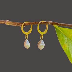 Amane - Pearls Earrings